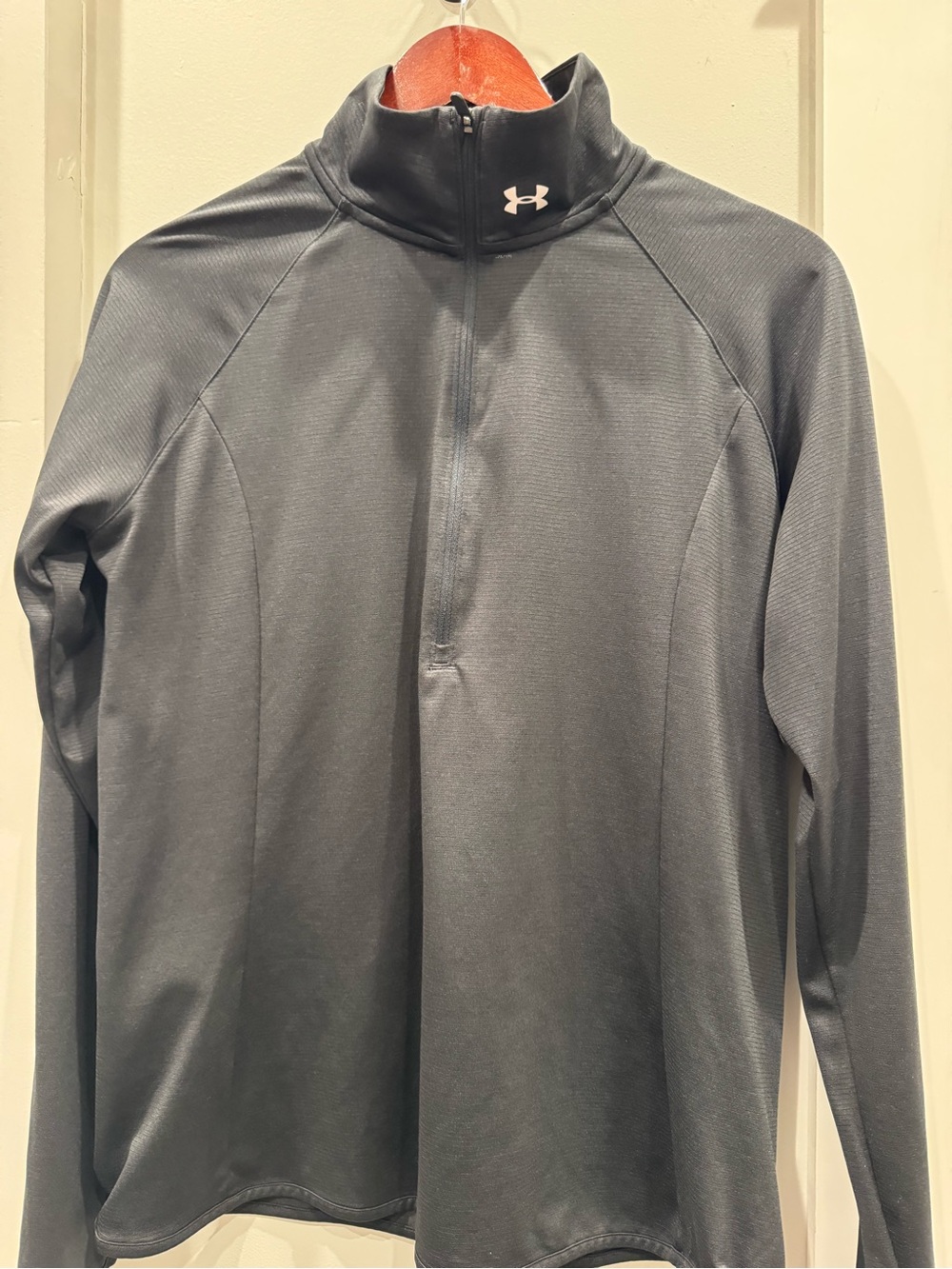 Under Armour Women’s Large HeatGear Fitted 1/4 Zip Black Pullover